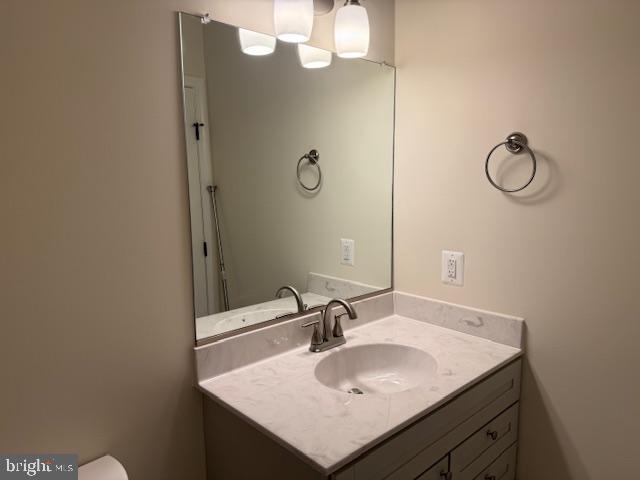 Building Photo - 1370 Elm St