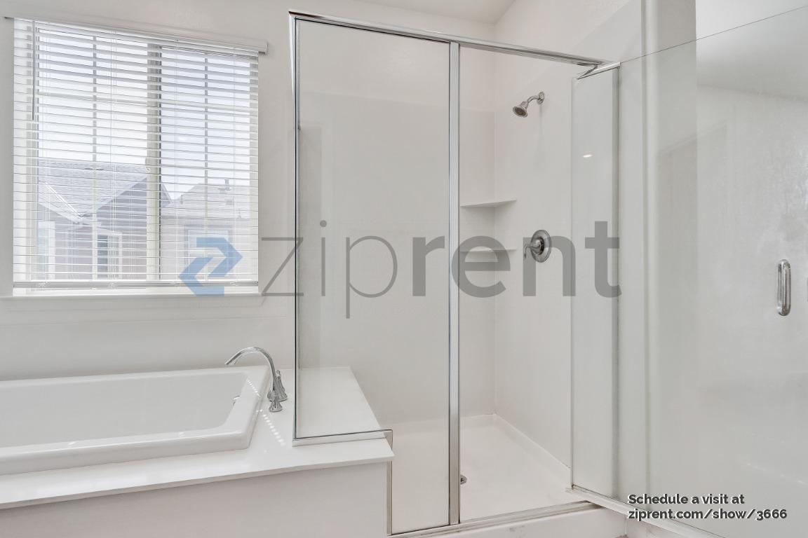 Building Photo - Unit