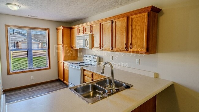 Building Photo - 2035 Bridgewater Cir