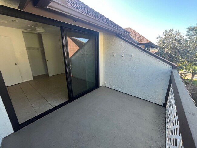 Building Photo - 2556 Ocean Cove Dr