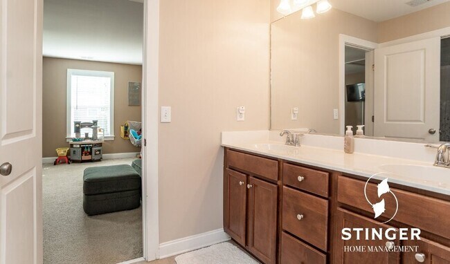 Building Photo - 39 Gadwall Dr W