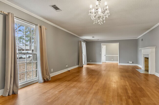 Building Photo - Druid Hills Charmer Available NOW!