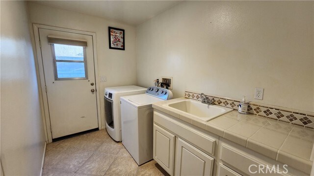 Building Photo - 8018 Orchid Dr