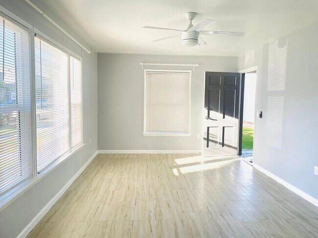 Building Photo - 4477 N Banner Dr