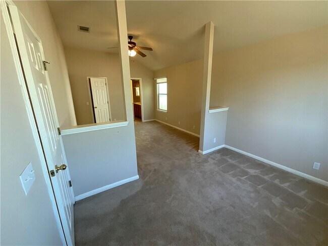 Building Photo - 202 Dana Dr