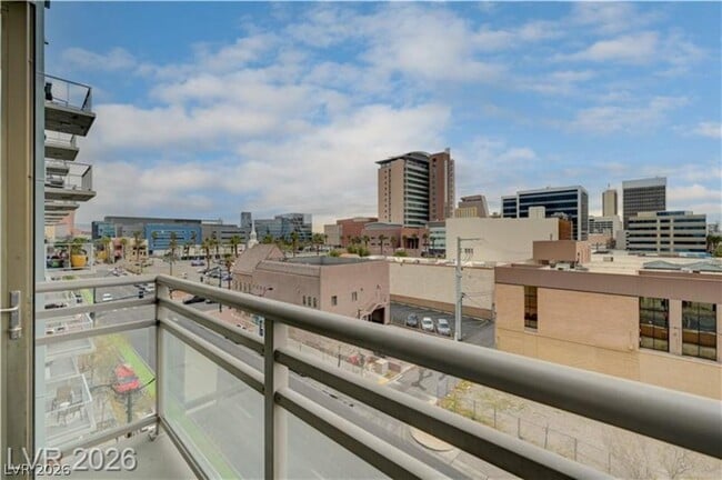 Building Photo - 353 E Bonneville Ave