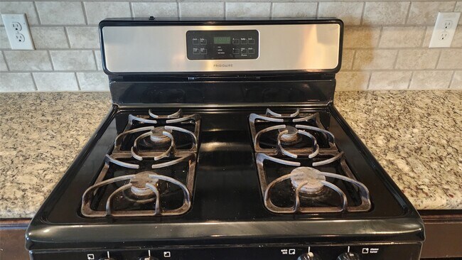 Building Photo - 29346 Dunns Creek Ct