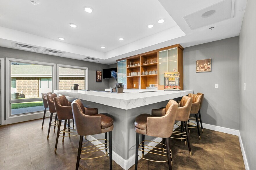 Building Photo - 2900 NE Kendallwood Pkwy