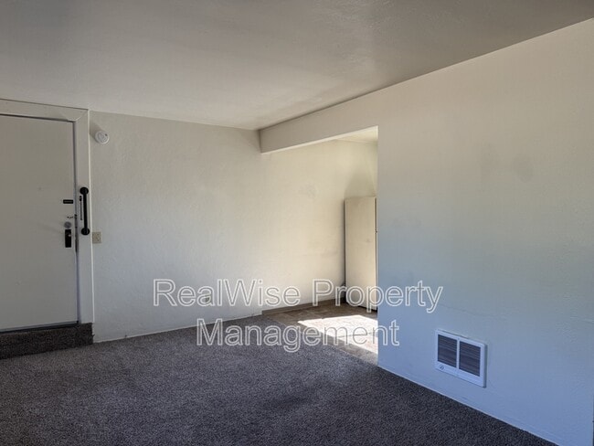 Building Photo - 3028 NE Douglas Ave
