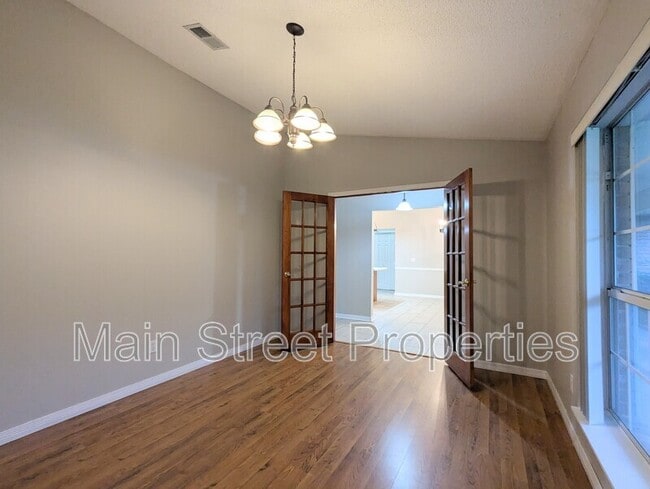 Building Photo - 1909 Southwind Cir