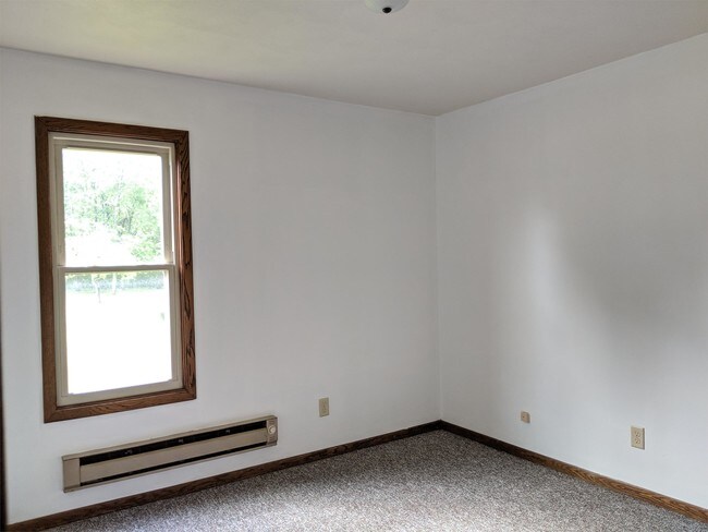 Building Photo - 5185 Cheney Dr