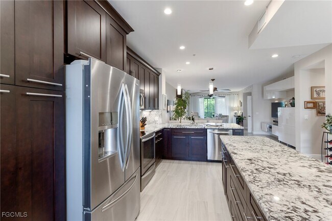 Building Photo - 11041 Gulf Reflections Drive