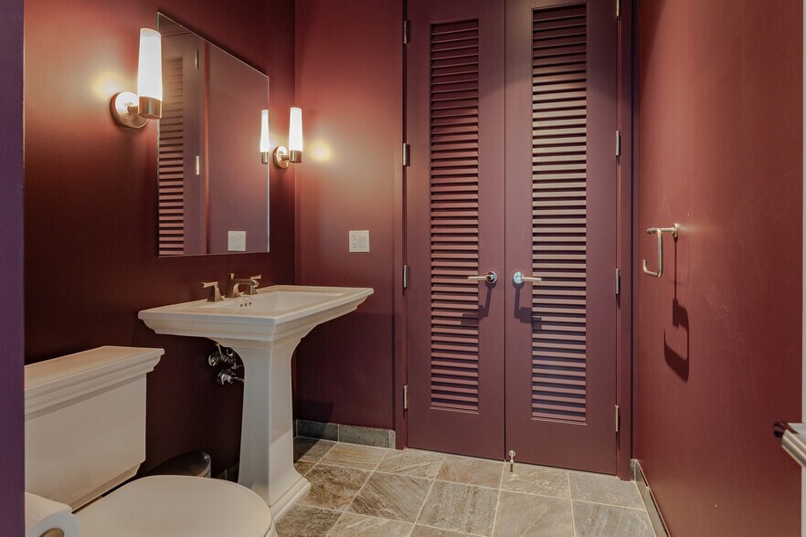 Building Photo - 401 N Wabash Ave