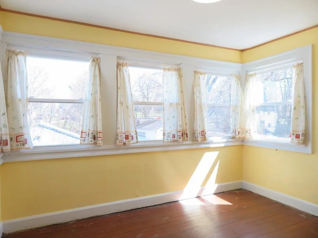 Building Photo - 172 Western Ave