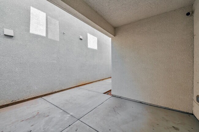 Building Photo - 12161 Coal Crk Wy
