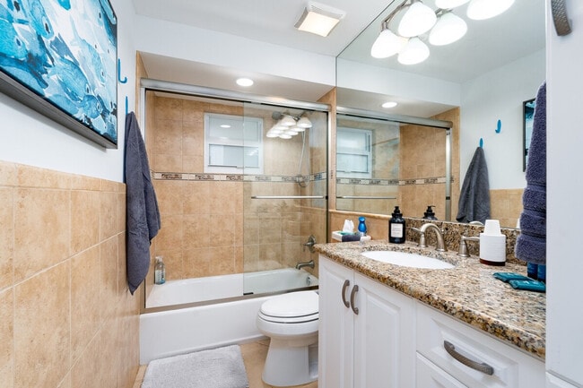 Building Photo - 149 Beachcomber St