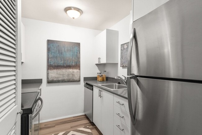 Building Photo - 2520 M Pl NE