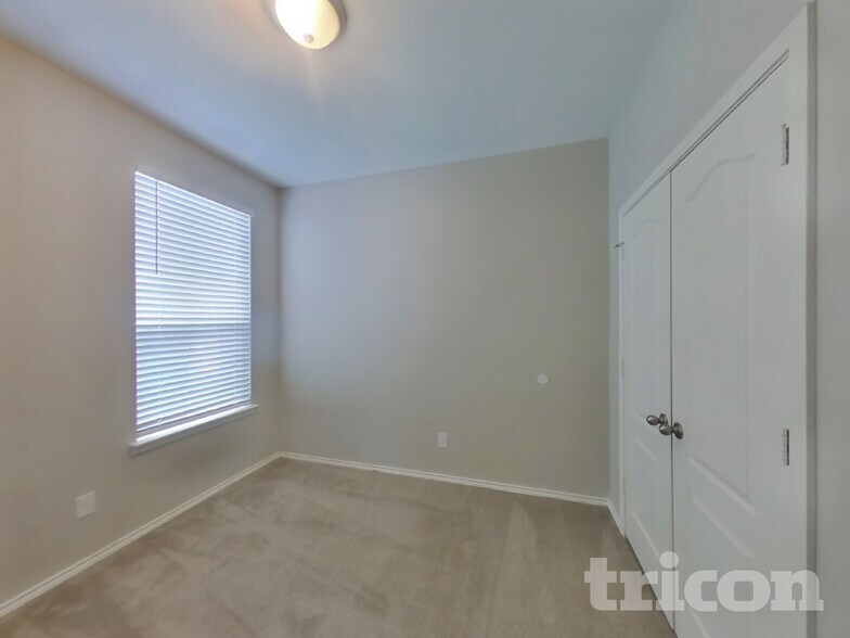 Building Photo - 10019 Placid Bay