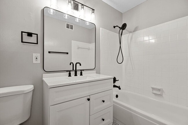 Building Photo - 315 Winding River Dr