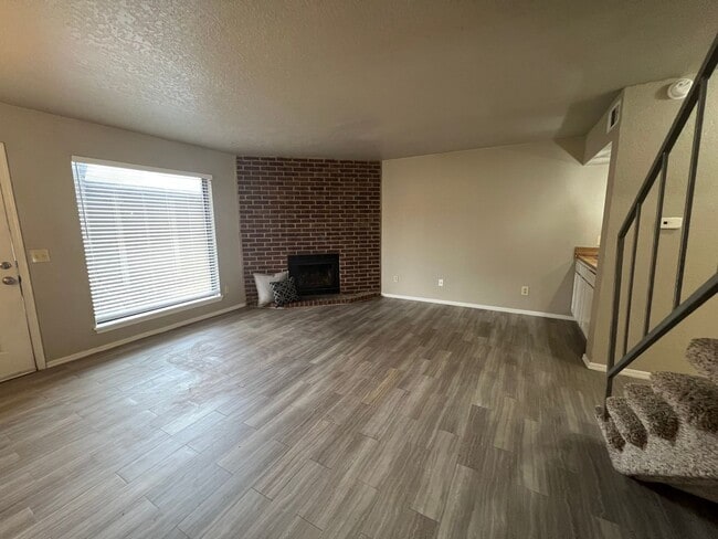 Building Photo - 1,562 sf Duplex in Norman