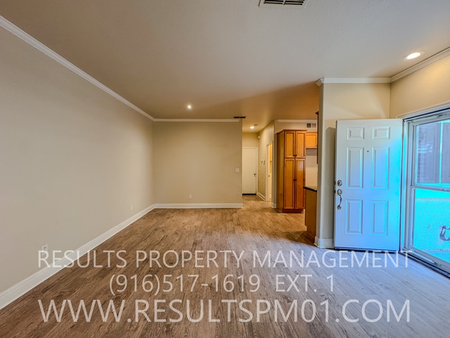 Building Photo - Lovely 3 bedroom in great location