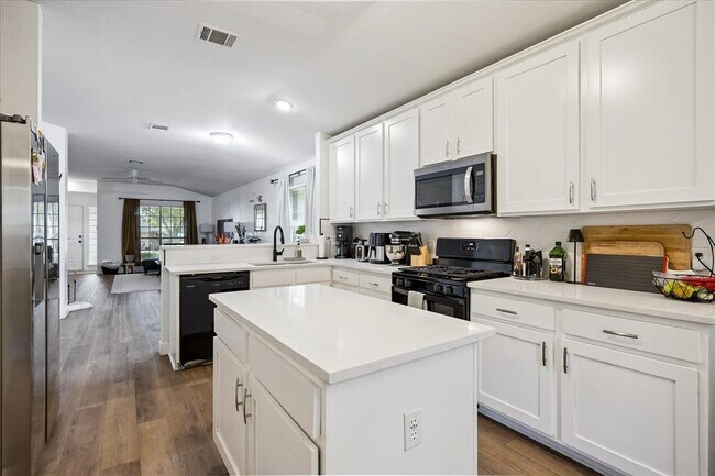 Building Photo - 9321 Linkmeadow Dr