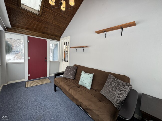 Building Photo - 6186 Evanston Ave