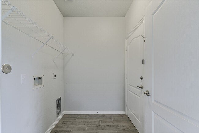Building Photo - 10323 Birch Peak Dr