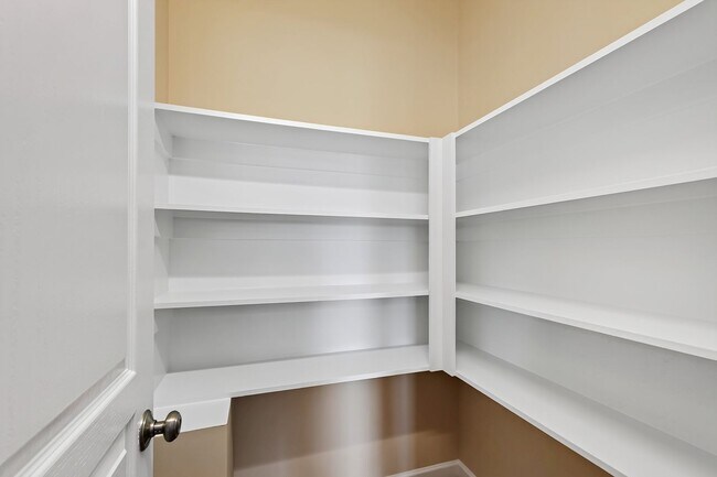Building Photo - 147 Watersedge Ln