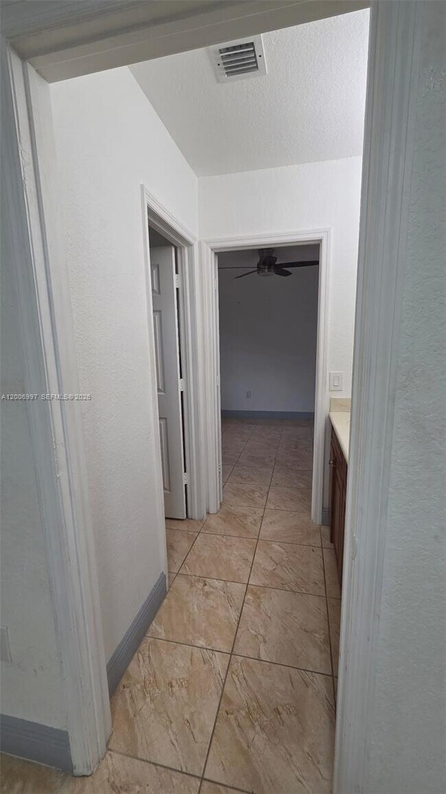 Building Photo - 3140 SW 142nd Ave