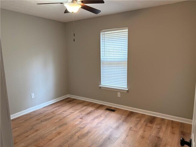 Building Photo - 3539 Benthollow Ln