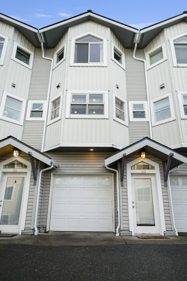 Building Photo - 11560 Stone Ave N