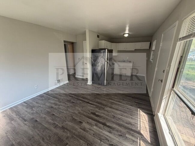 Building Photo - 6206 E 153 St