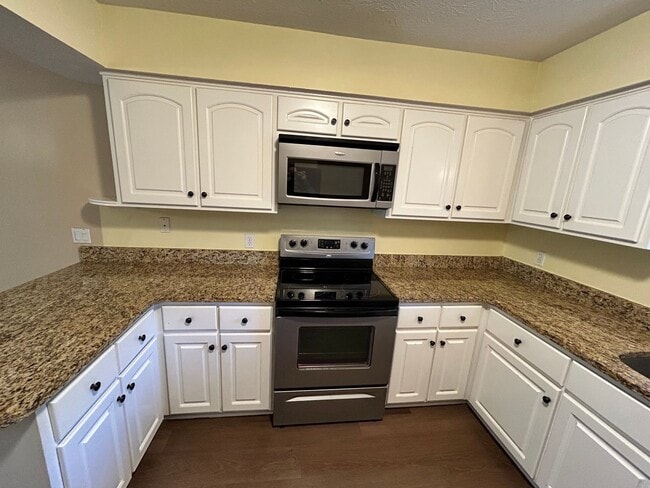 Building Photo - 1005 11th Ct