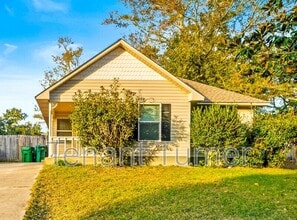 Building Photo - 13300 St Martin Dr