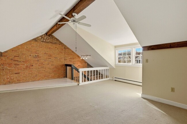 Building Photo - 25 Munroe St