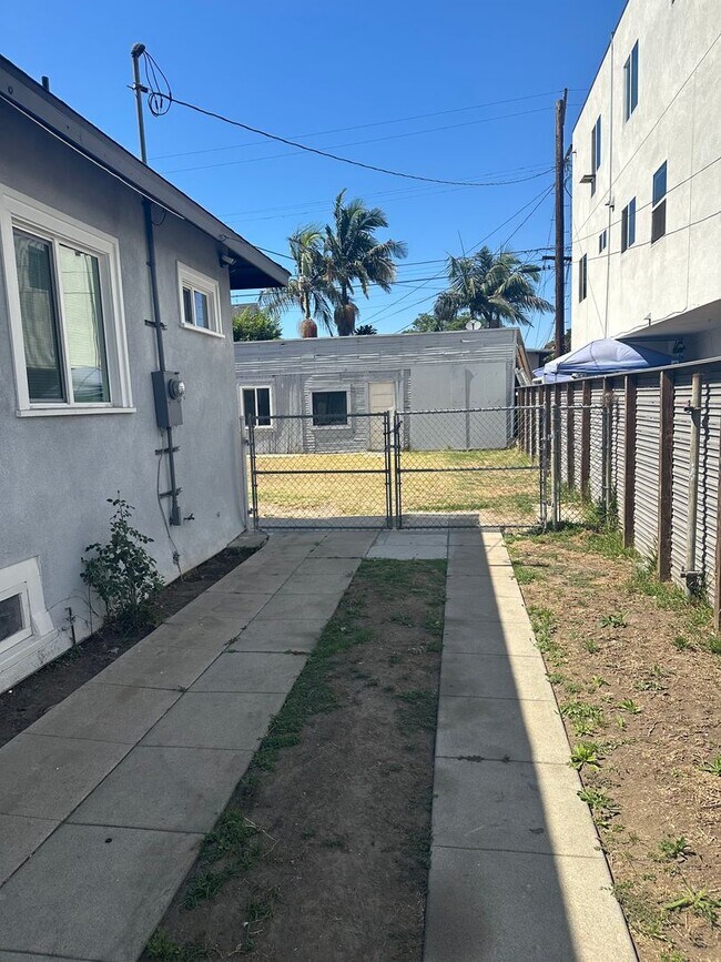 Building Photo - Beautifully Remodeled 4-Bedroom, 2-Bathroom Single-Family Home