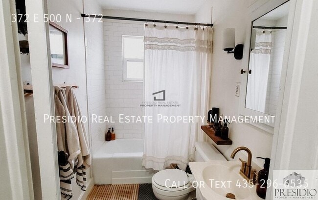 Building Photo - 372 E 500 N
