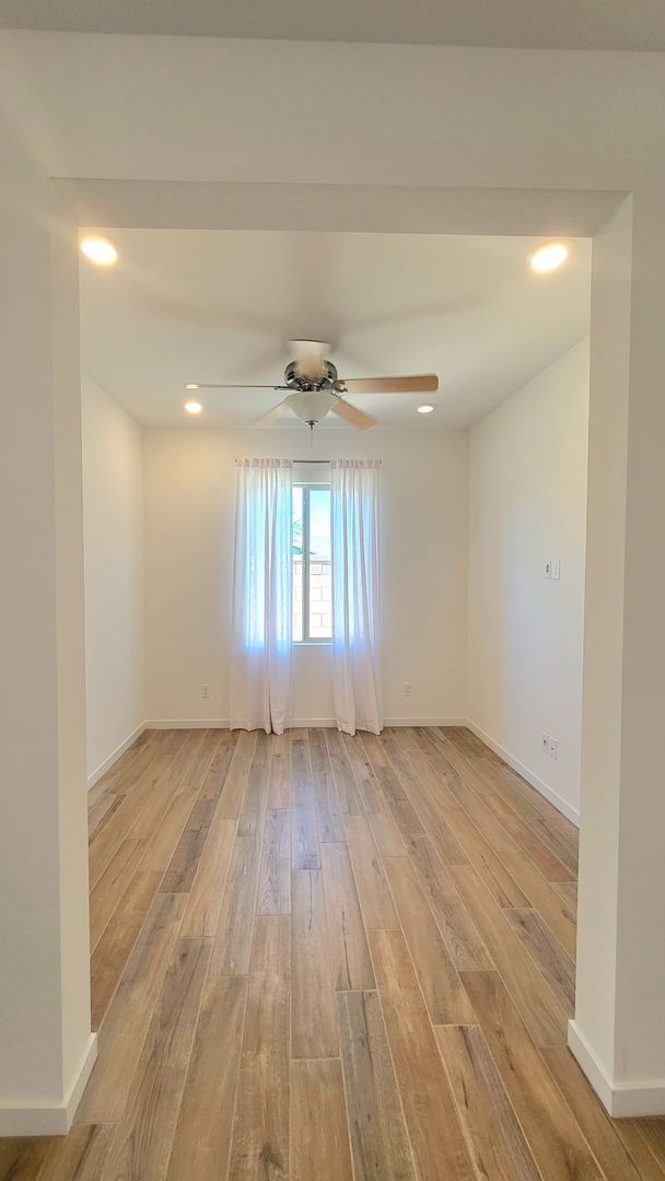 Building Photo - 5447 Splendido Ave