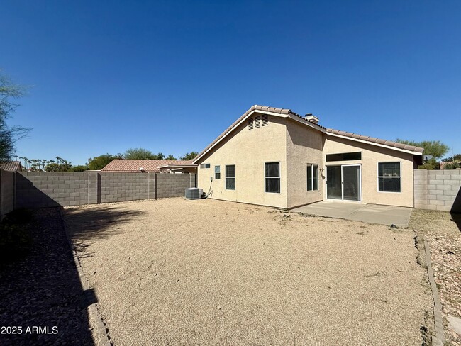 Building Photo - 10527 W Windsor Blvd