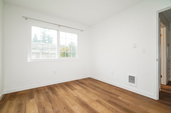 Building Photo - Brand New Remodeled 2 bed 2 bath home for Rent