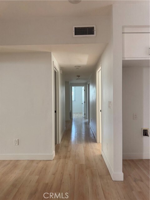 Building Photo - 1122 E 94th St