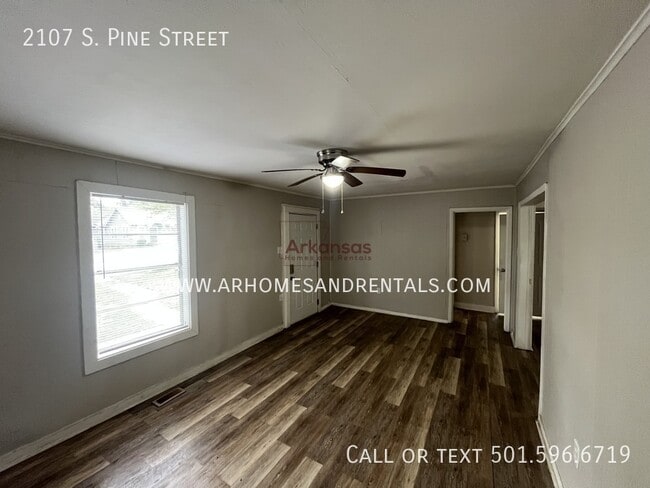 Building Photo - 2107 S Pine St
