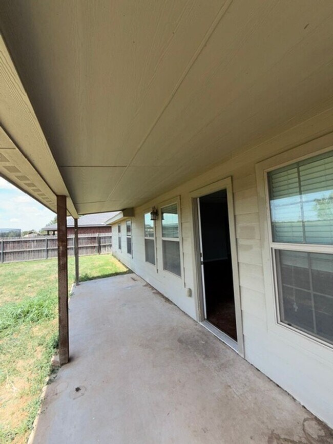 Building Photo - 1333 Briar Cliff Path
