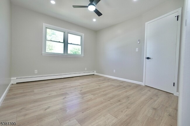 Building Photo - 467 Hobson Ave