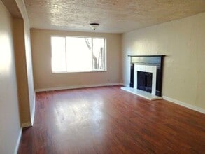 Building Photo - 352 Hampton/Blair - 3 PLEX