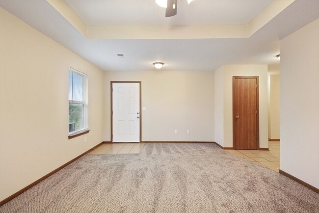 Building Photo - 3 bdrm 2 bath - Grain Valley