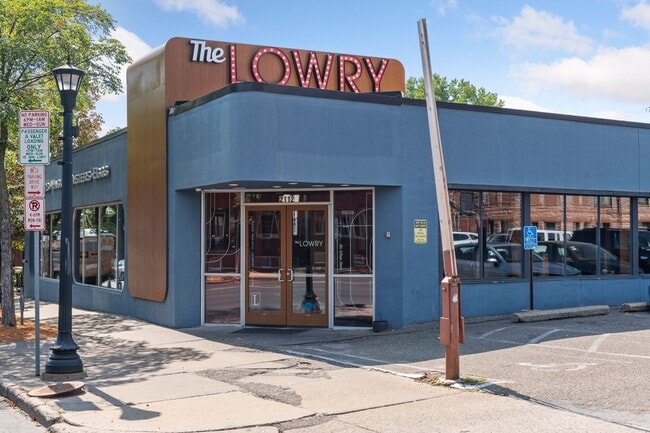 Building Photo - 419 W Franklin Ave