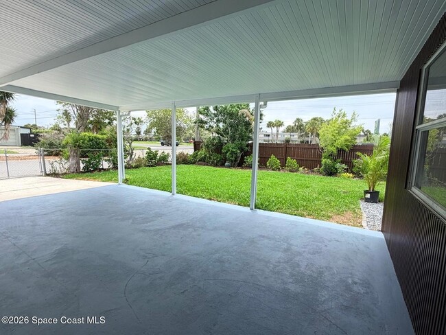 Building Photo - 205 Melaleuca Dr