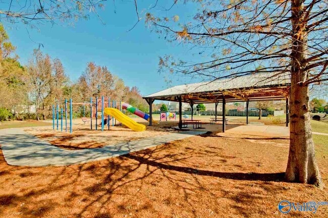 Building Photo - 97 S Interlaken Dr